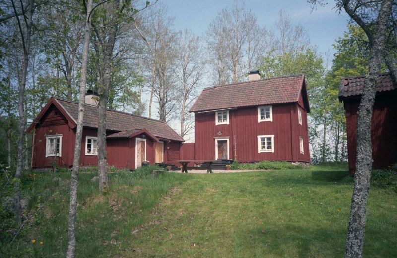 Fil:Enkelstuga tvåvåning.jpg