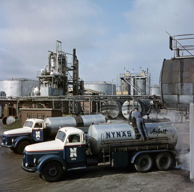 Nynäshamn tankbilar.jpg